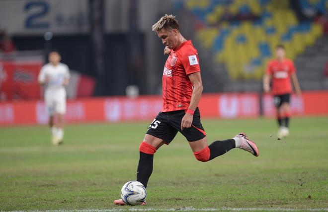 官方：成都蓉城与35岁中场买提江完成续约